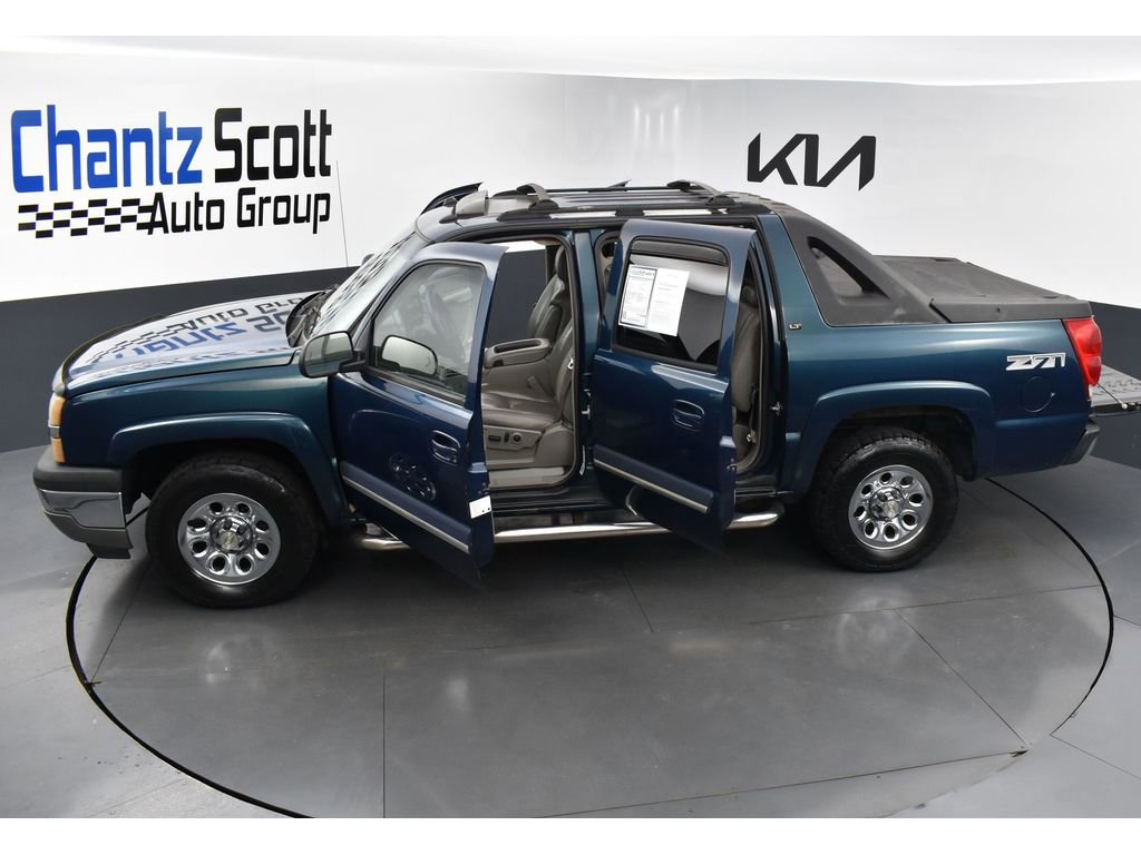 Used 2005 Chevrolet Avalanche Z71 w/ Sun And Sound Package image 30
