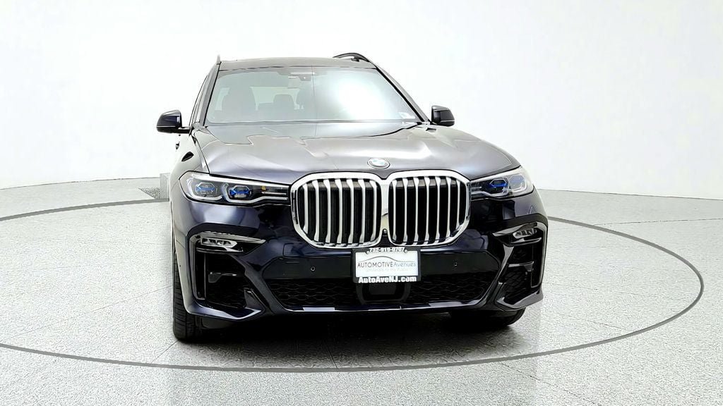 Used 2019 BMW X7 xDrive50i w/ M Sport Package AWD/4WD image 2