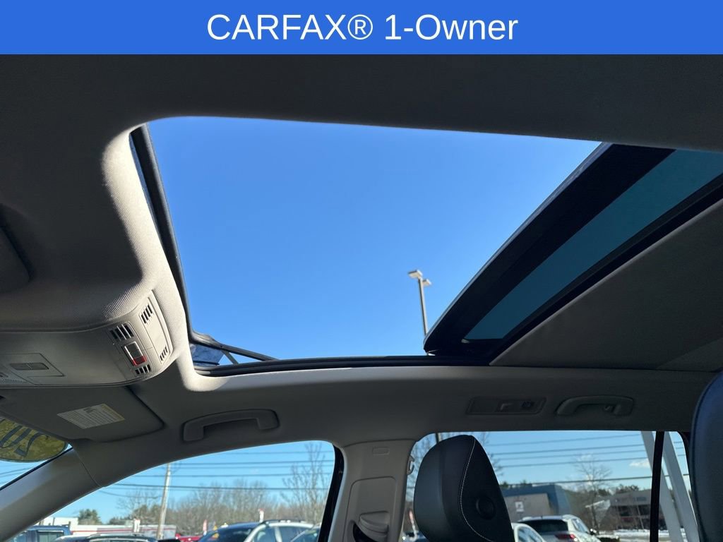 Used 2023 Volkswagen Tiguan SE w/ Panoramic Sunroof Package image 28