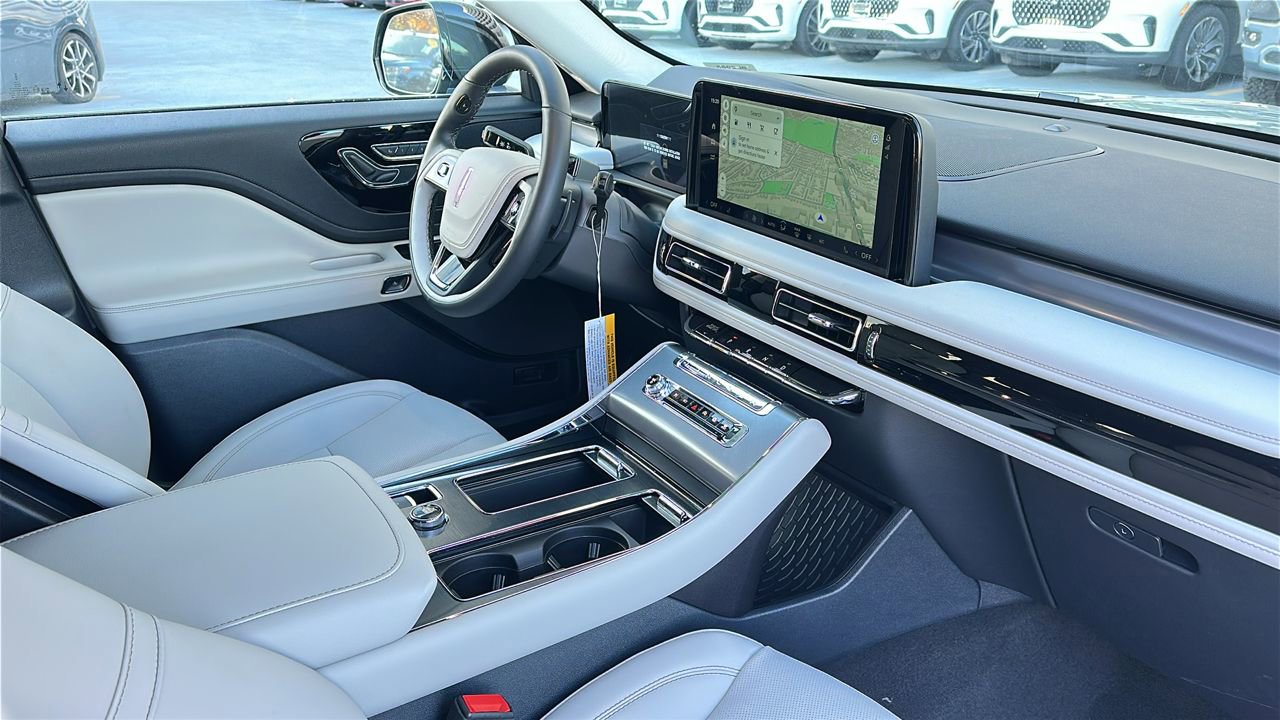 New 2026 Lincoln Aviator AWD image 5