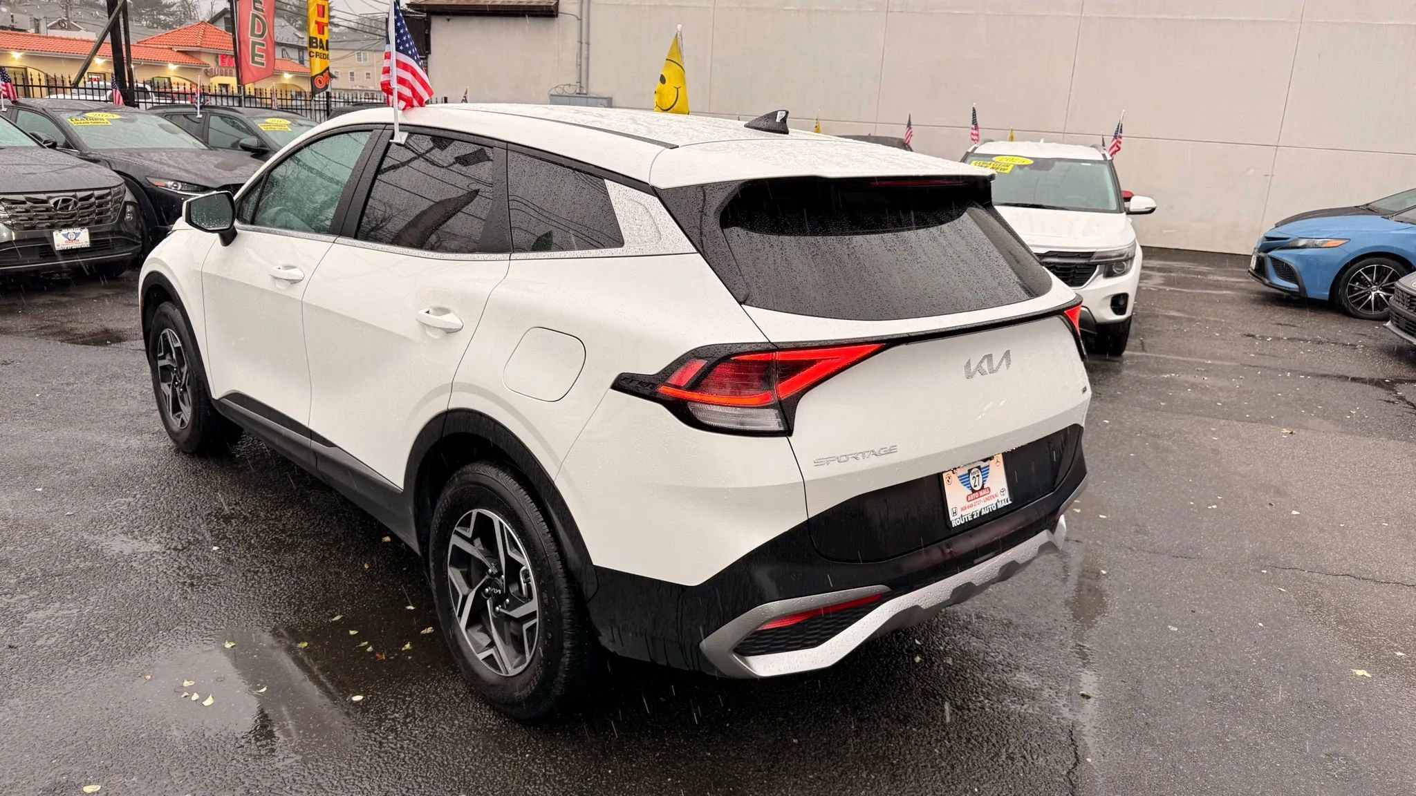 Used 2025 Kia Sportage LX image 5