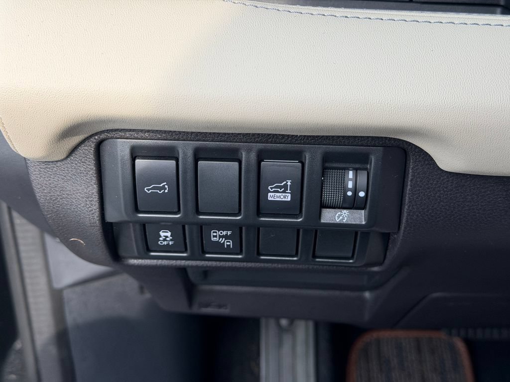 Used 2019 Subaru Ascent Touring AWD/4WD image 38