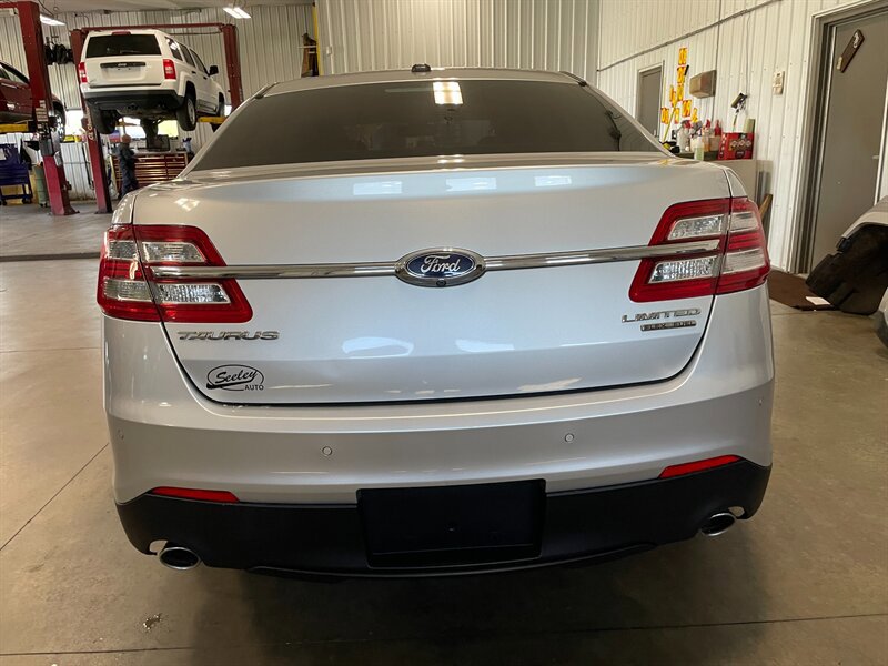 Used 2017 Ford Taurus Limited FWD image 7