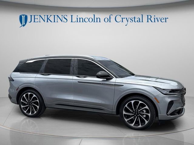 Used 2025 Lincoln Nautilus Black Label AWD/4WD image 2