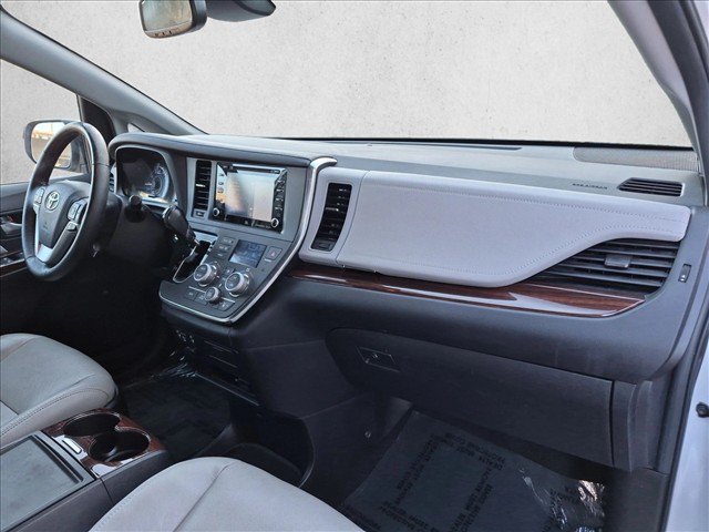 Used 2019 Toyota Sienna Limited Premium FWD image 24