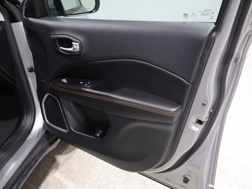 Used 2020 Jeep Compass Limited image 24