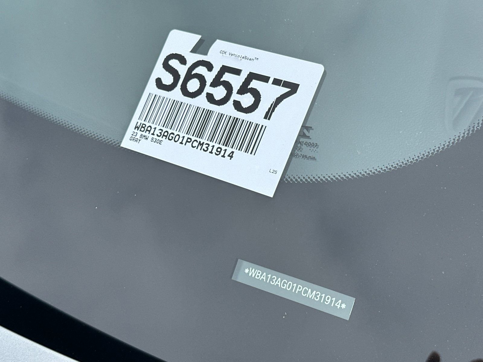 Used 2023 BMW 530e w/ M Sport Package image 28