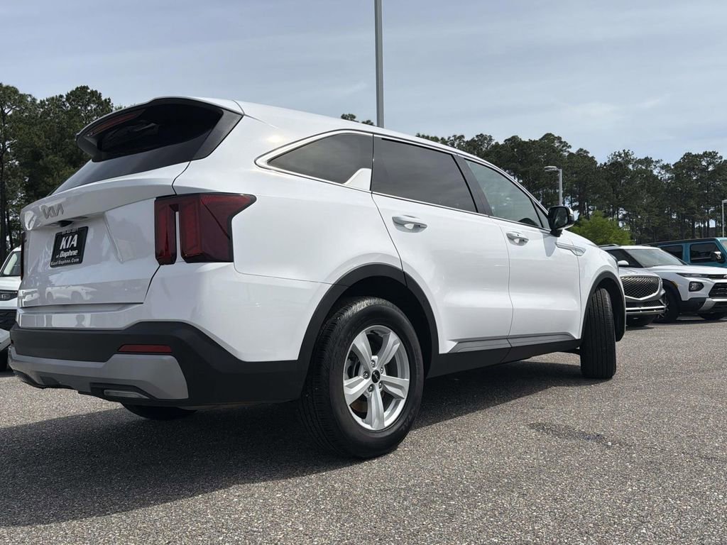 Used 2024 Kia Sorento LX FWD image 29