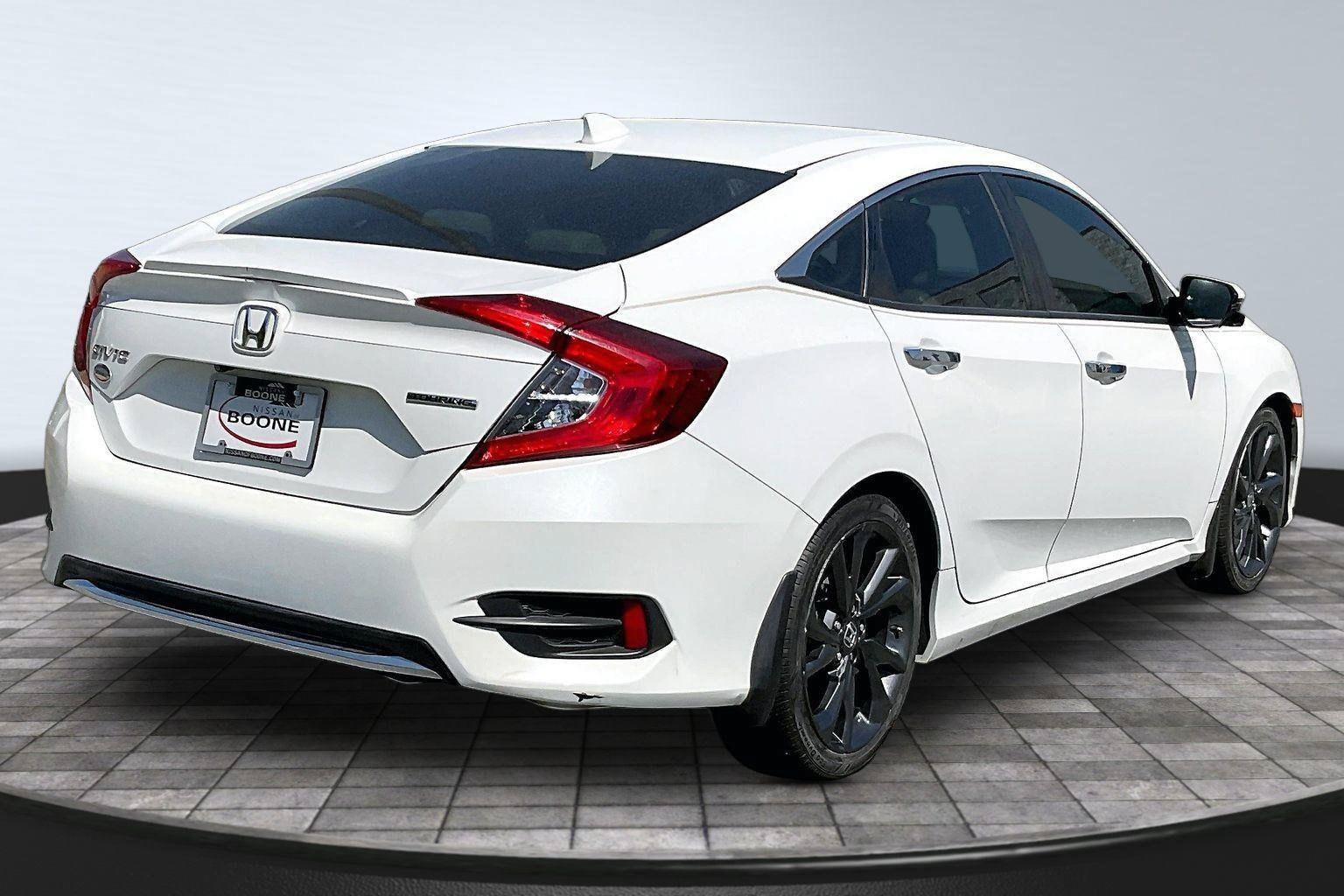 Used 2019 Honda Civic Touring image 13