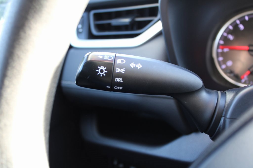 Used 2022 Toyota RAV4 LE image 32