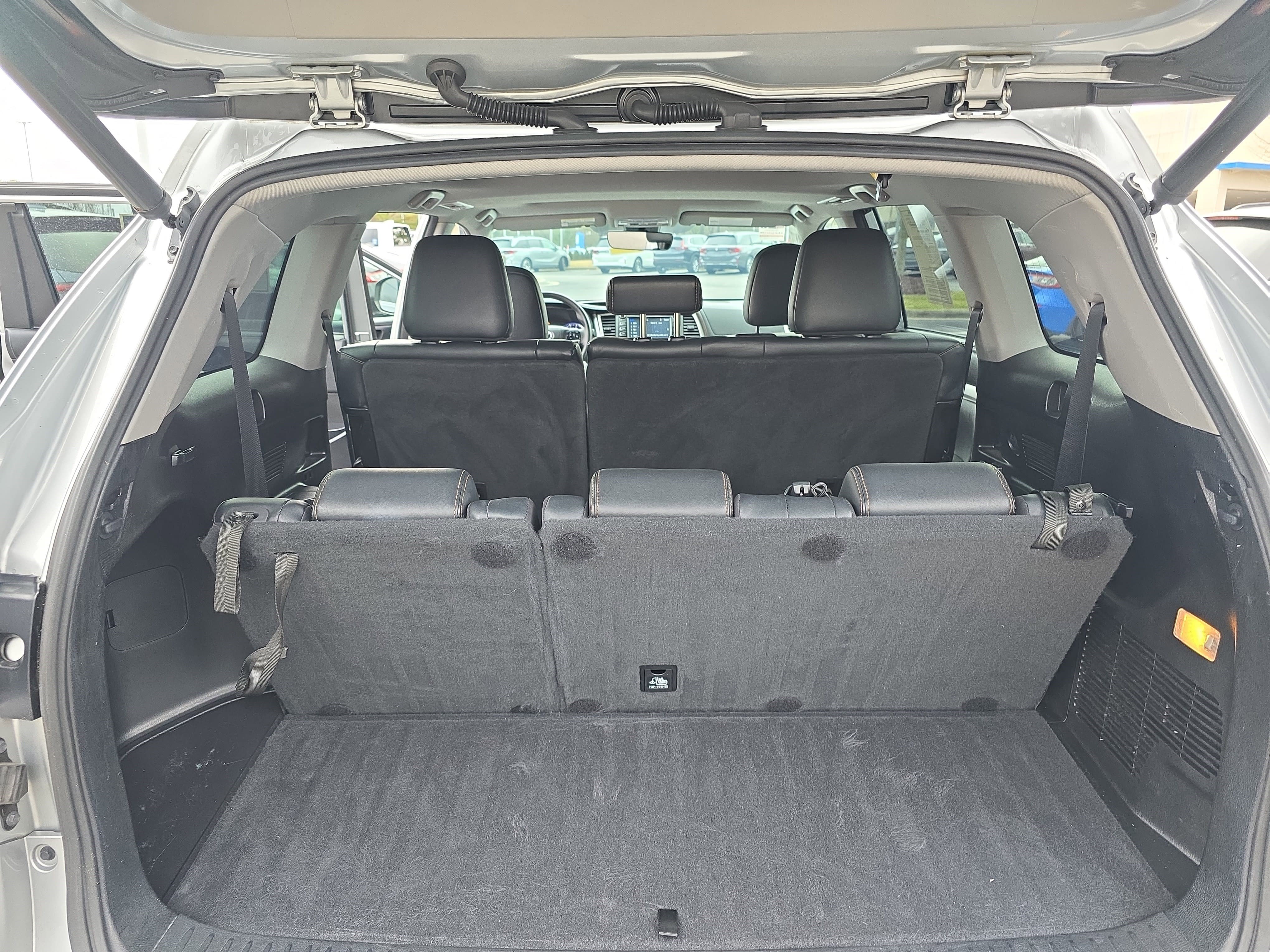 Used 2018 Toyota Highlander XLE image 12