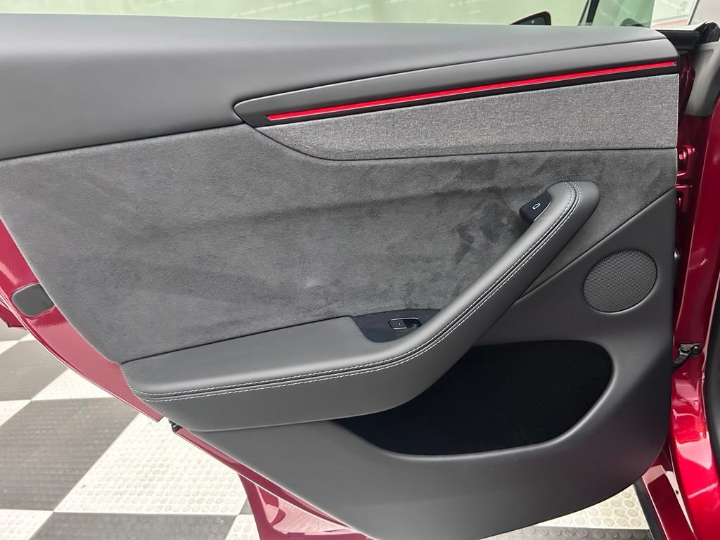 Used 2026 Tesla Model Y AWD image 13