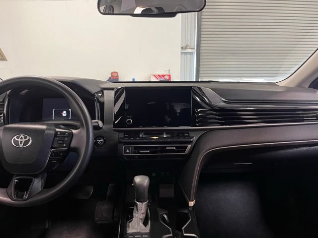 Used 2025 Toyota Camry LE FWD image 20