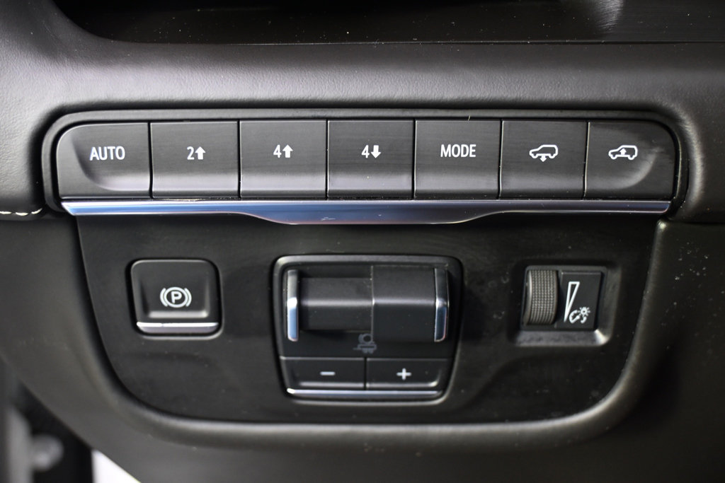 Used 2023 Cadillac Escalade Sport Platinum w/ Heavy-Duty Trailer Package AWD/4WD image 26