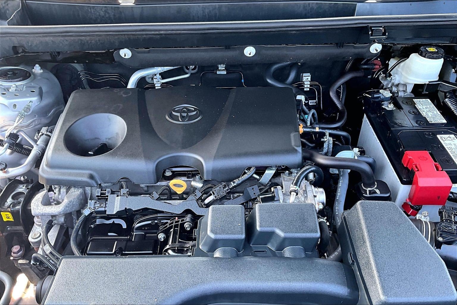 Used 2023 Toyota RAV4 LE AWD/4WD image 10