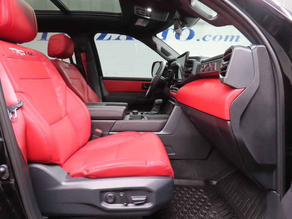 Used 2025 Toyota Tundra Limited AWD/4WD image 34