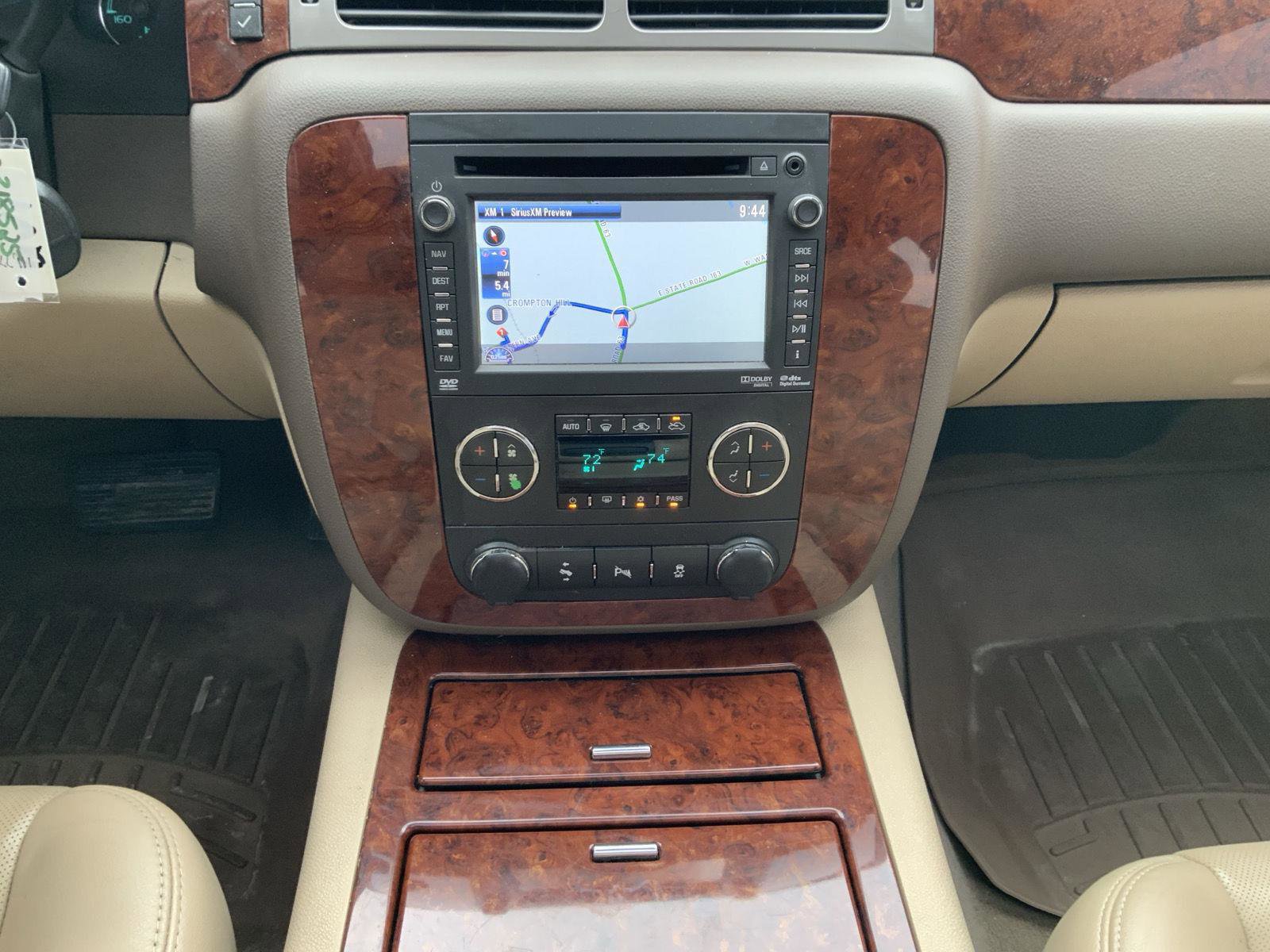 Used 2013 Chevrolet Avalanche LTZ image 35