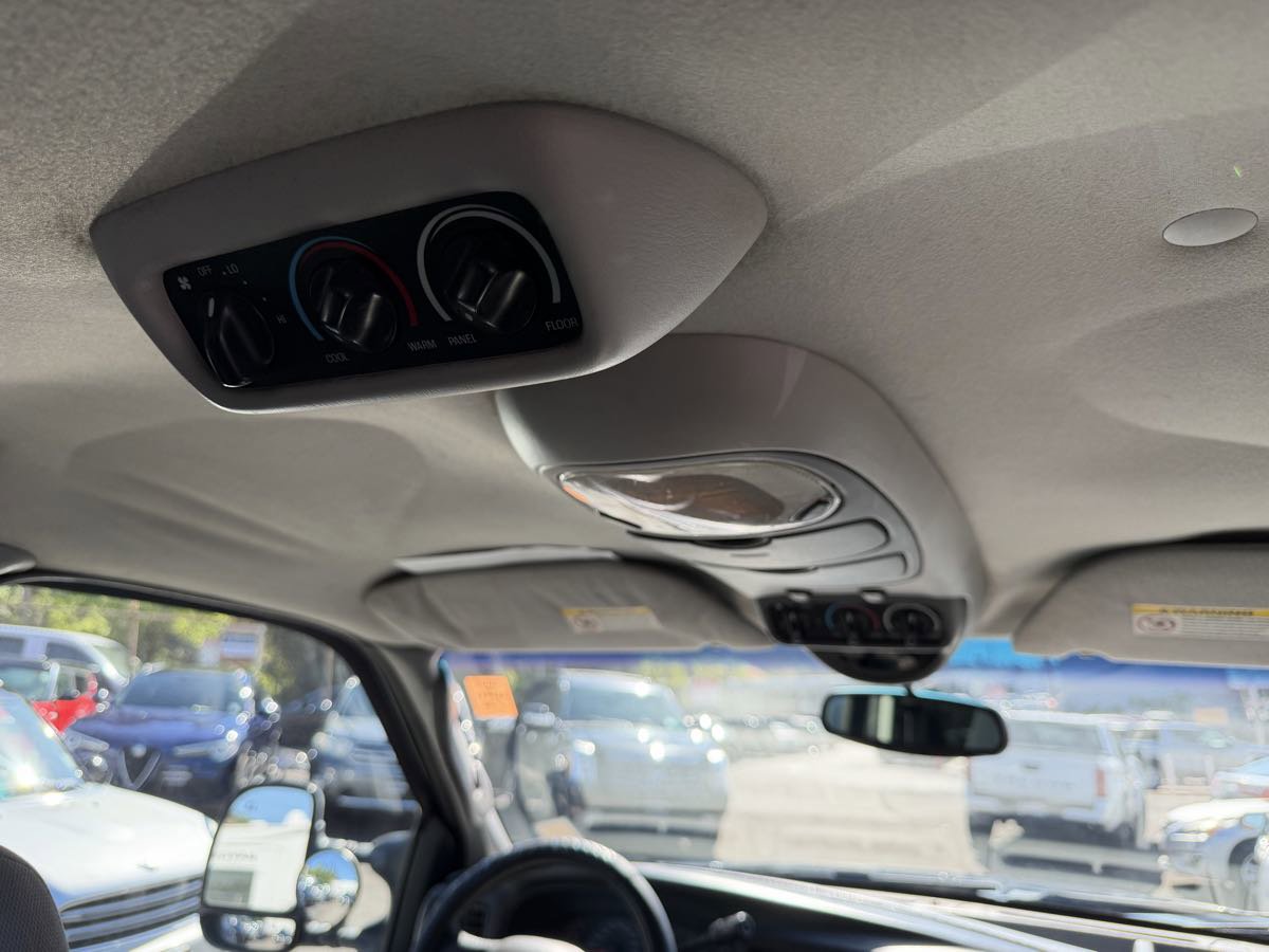 Used 2003 Ford Excursion XLT RWD image 25