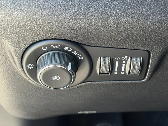New 2026 Jeep Compass Latitude AWD/4WD image 24