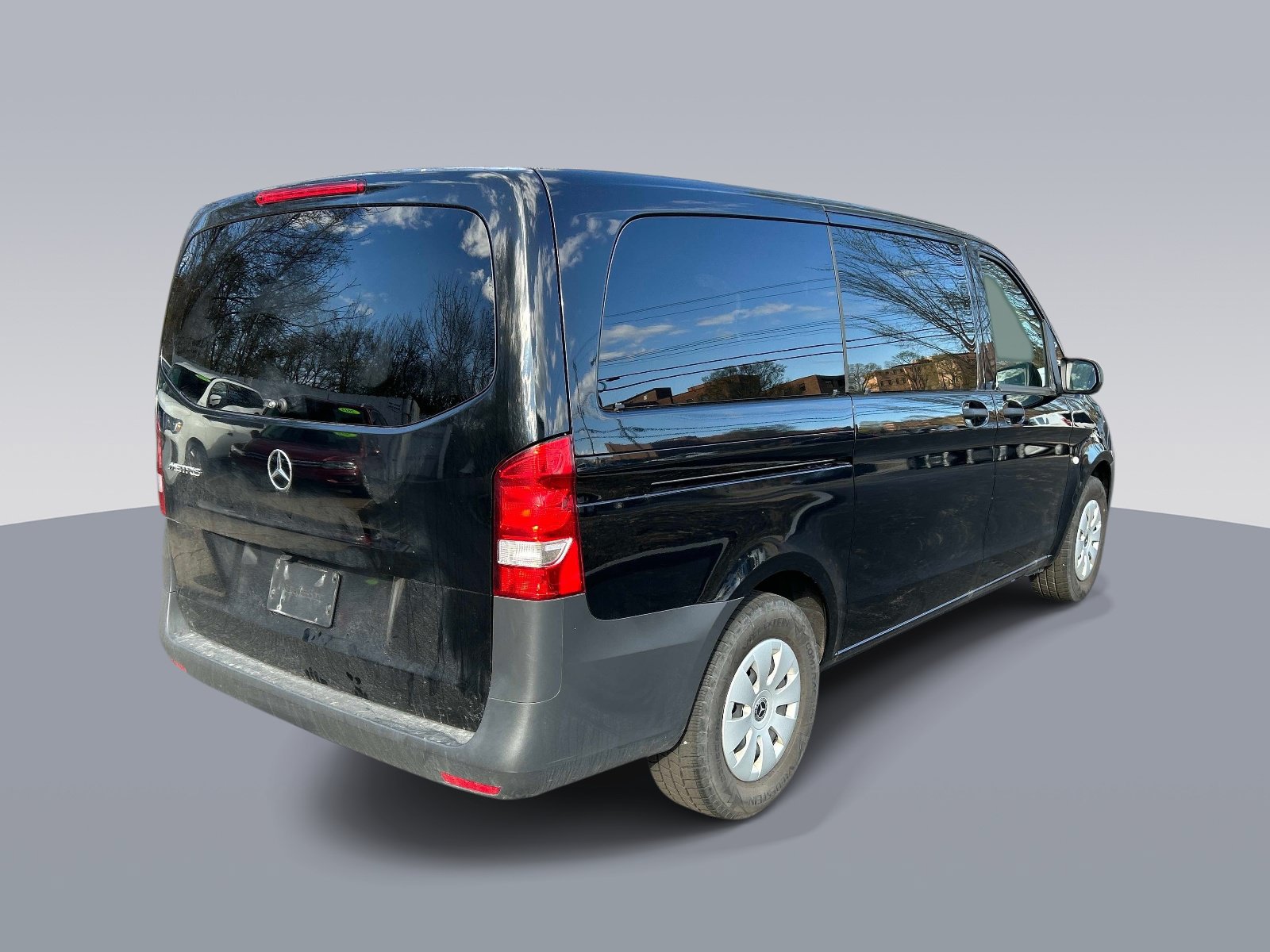 Used 2023 Mercedes-Benz Metris Passenger image 3