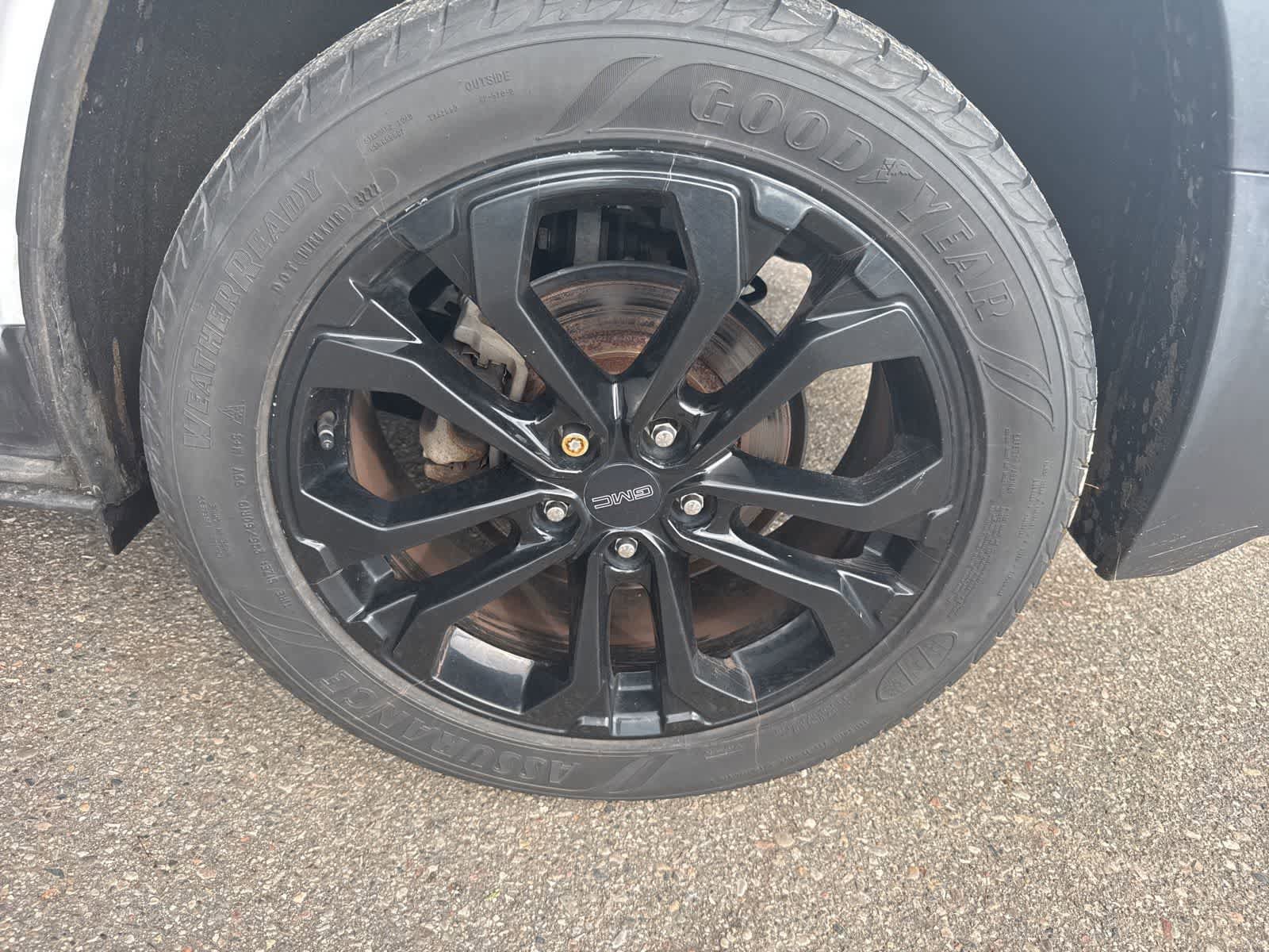 Used 2019 GMC Terrain SLE w/ Driver Convenience Package FWD image 9