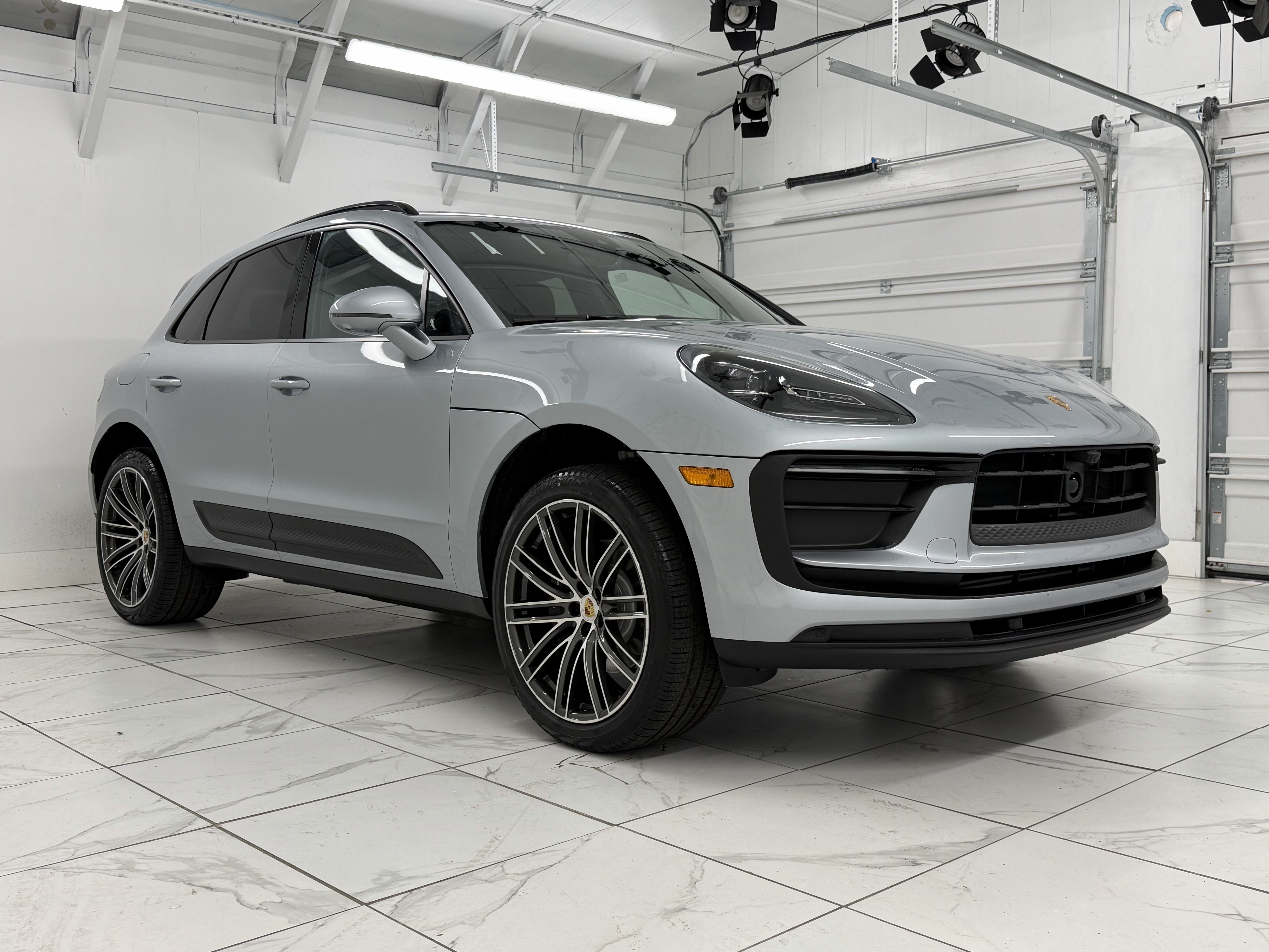 Certified 2026 Porsche Macan AWD/4WD image 10