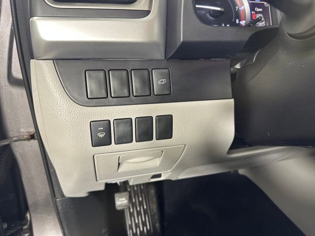 Used 2015 Toyota Highlander XLE image 19