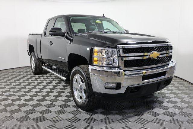 Used 2013 Chevrolet Silverado 2500 LTZ w/ LTZ Plus Package image 3