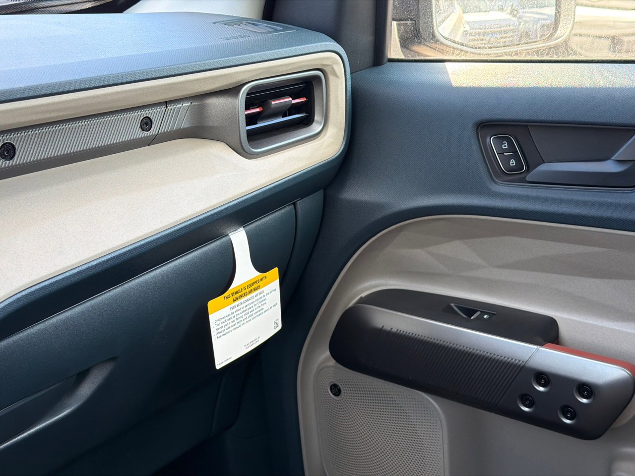 New 2025 Ford Maverick Lariat w/ 4K Tow Package image 29