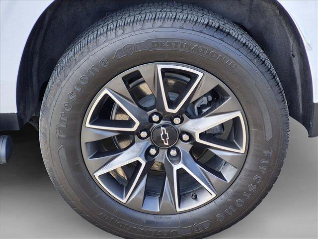 Used 2023 Chevrolet Suburban Z71 w/ Luxury Package AWD/4WD image 24