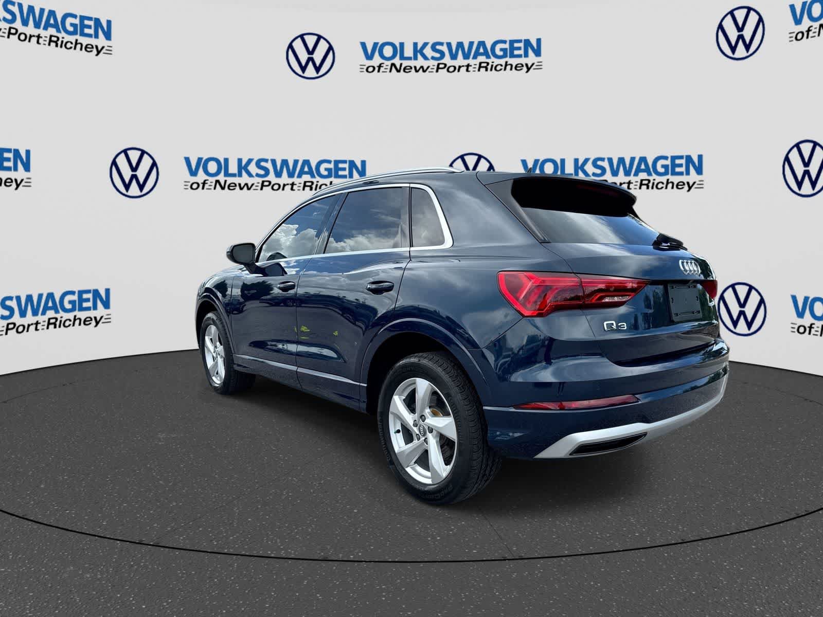 Used 2020 Audi Q3 2.0T Premium Plus w/ Premium Plus Package AWD/4WD image 4