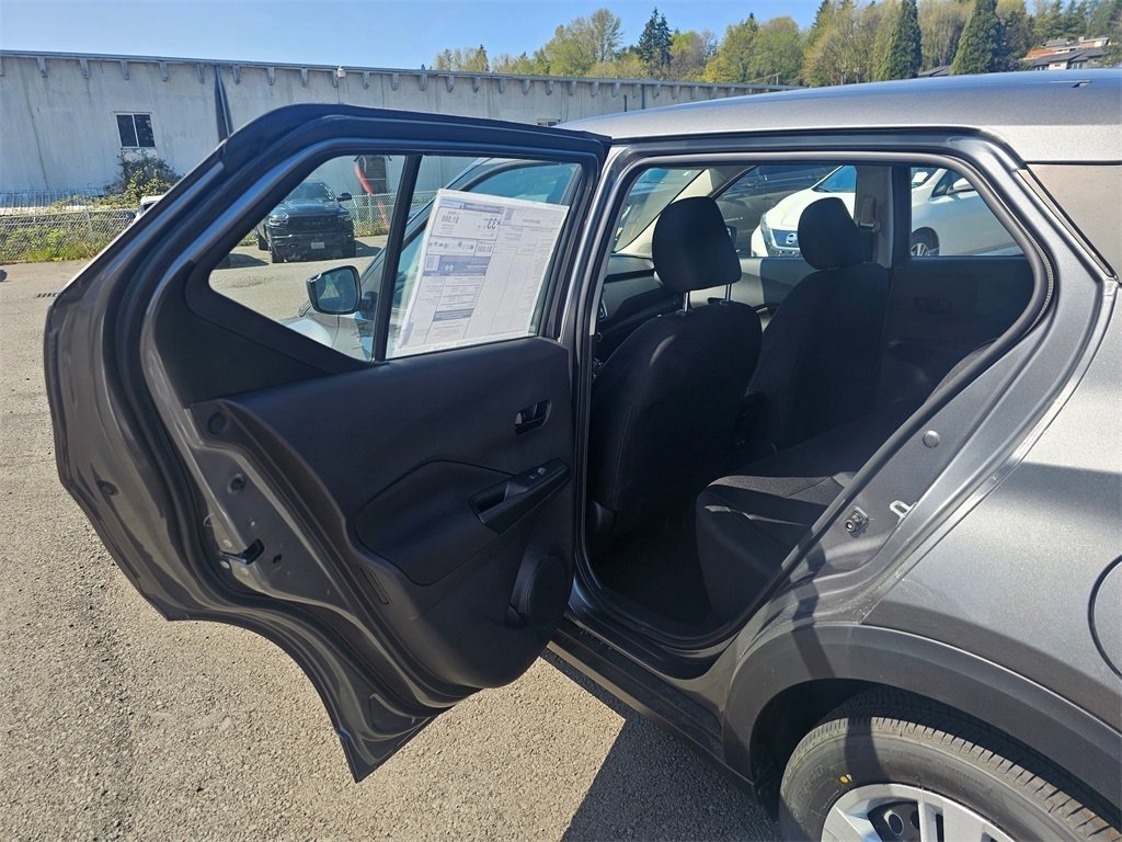 New 2025 Nissan Kicks Play S image 20