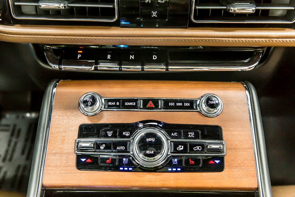 Used 2020 Lincoln Aviator Reserve w/ Equipment Group 202A AWD/4WD image 25