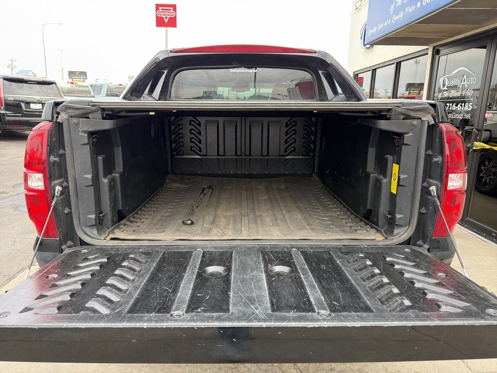 Used 2012 Chevrolet Avalanche LTZ image 8