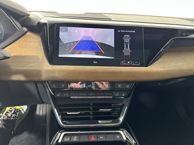 Used 2022 Audi e-tron GT Premium Plus image 21