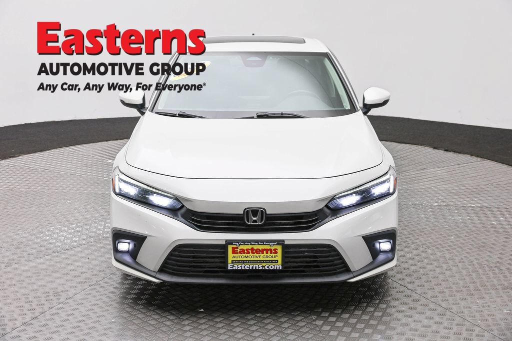 Used 2022 Honda Civic Touring image 2