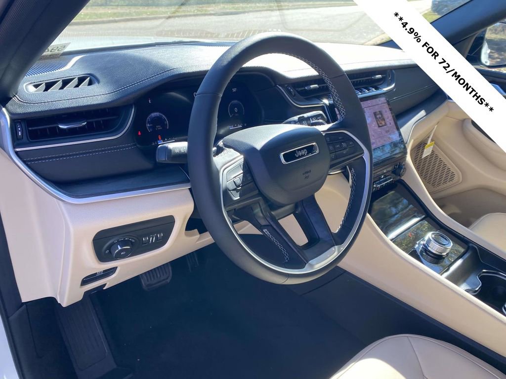 New 2025 Jeep Grand Cherokee Limited image 18