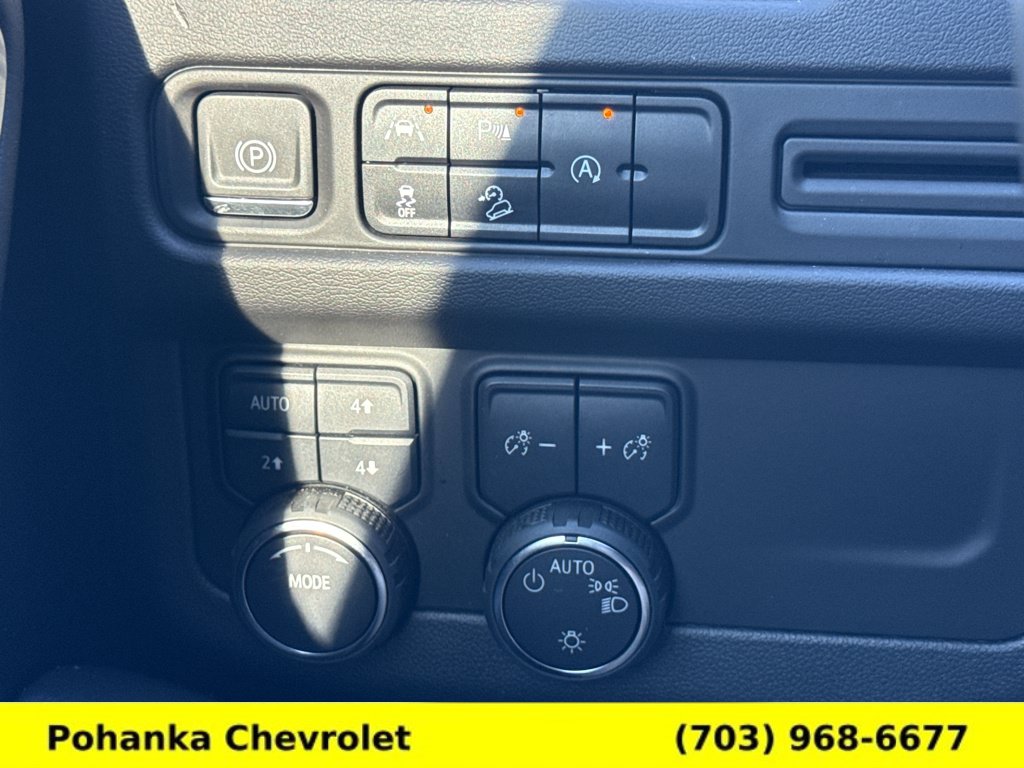 Used 2023 Chevrolet Tahoe Premier AWD/4WD image 16