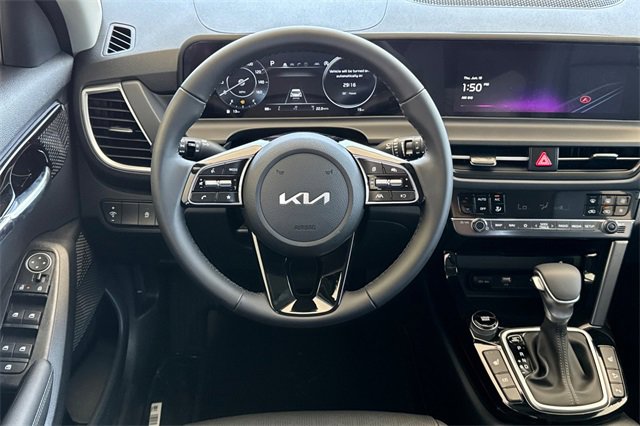 New 2025 Kia Seltos EX image 17