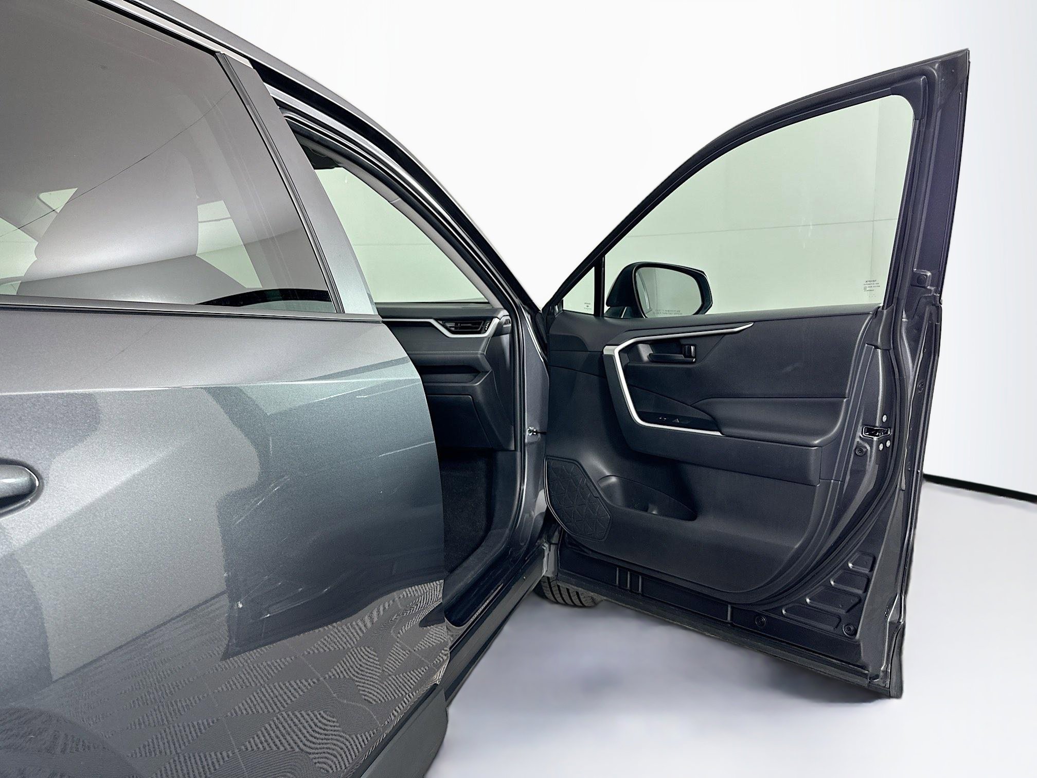 Used 2024 Toyota RAV4 LE image 29