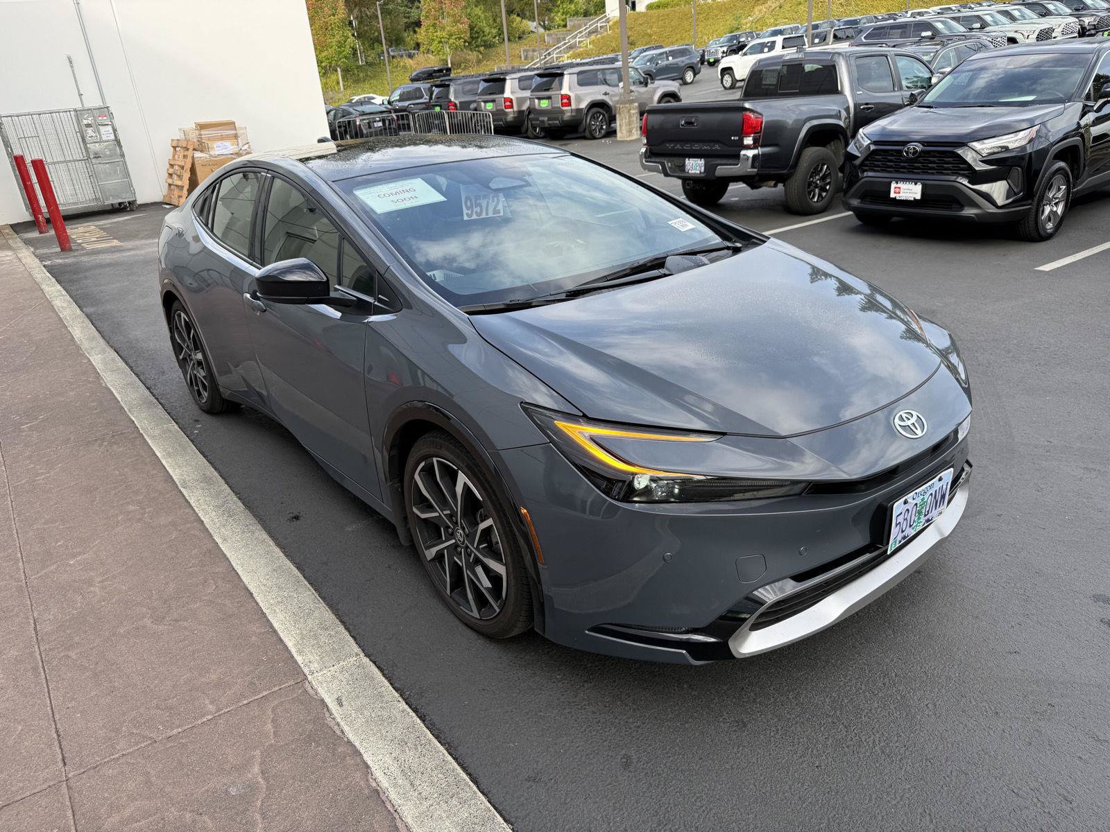 Used 2025 Toyota Prius Plug-In Hybrid FWD image 7