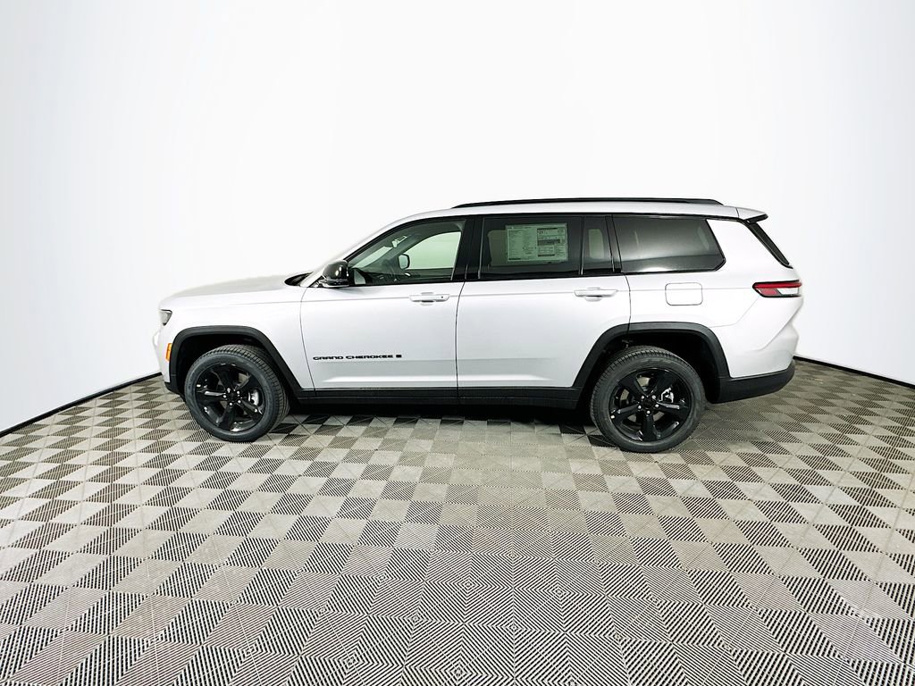 New 2025 Jeep Grand Cherokee L Limited w/ Black Appearance Package image 6