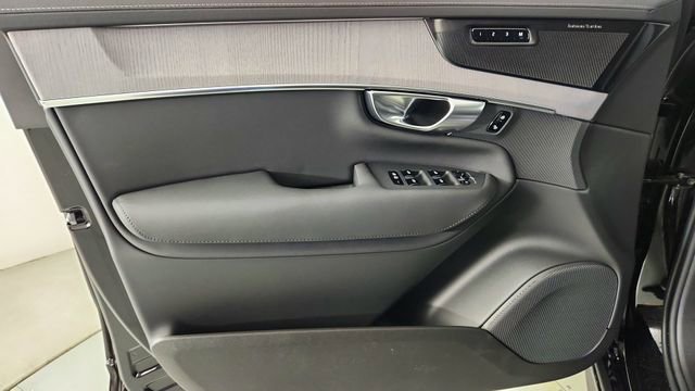 New 2026 Volvo XC90 T8 Ultra w/ Protection Package AWD/4WD image 9