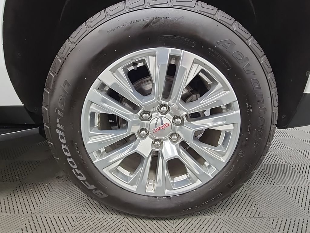 Used 2024 GMC Yukon XL Denali image 49