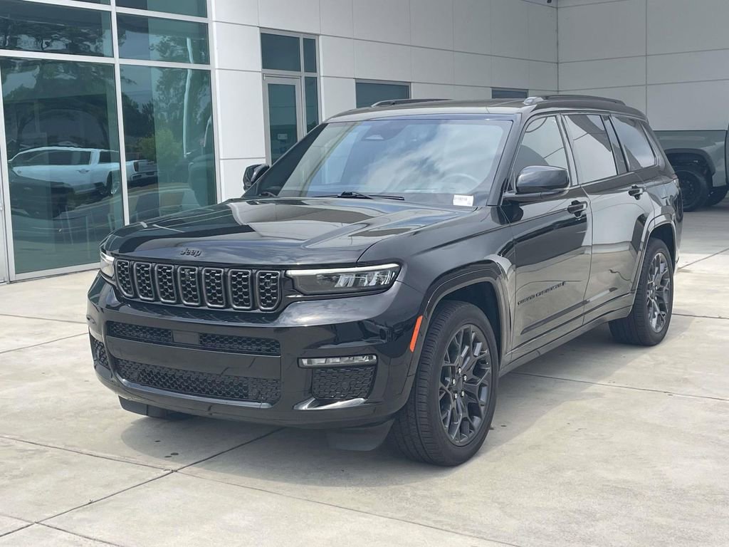 Used 2024 Jeep Grand Cherokee L Summit AWD/4WD image 2