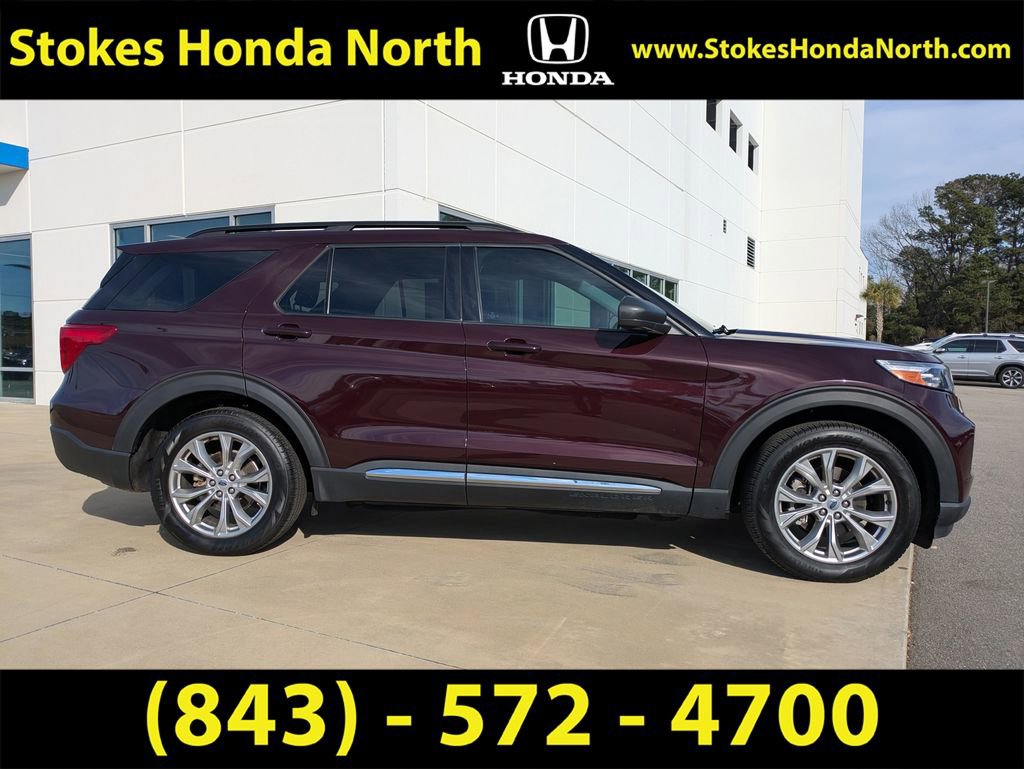 Used 2023 Ford Explorer XLT w/ Equipment Group 202A image 3