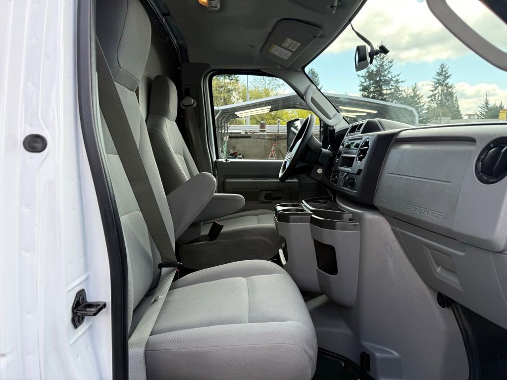 Used 2022 Ford E-450 and Econoline 450 Super Duty w/ Power Windows & Locks Group image 18