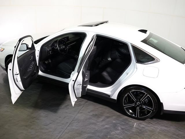 Used 2024 Honda Accord Sport image 5