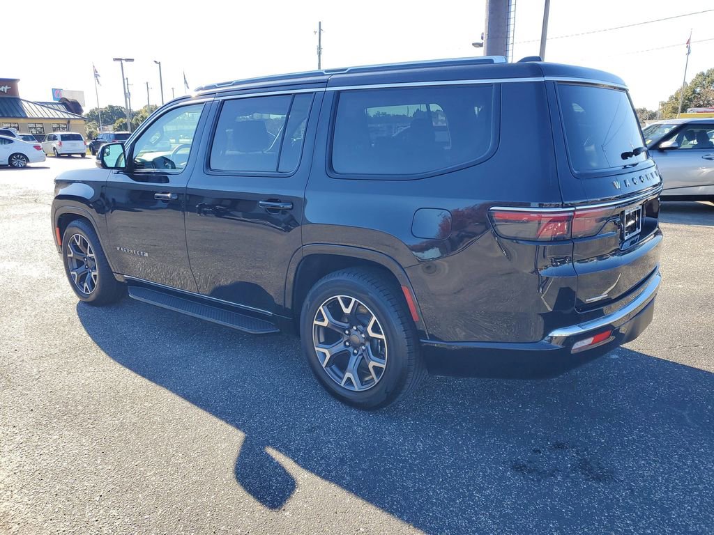 Used 2023 Jeep Wagoneer Series III w/ Preferred Equipment Group image 3