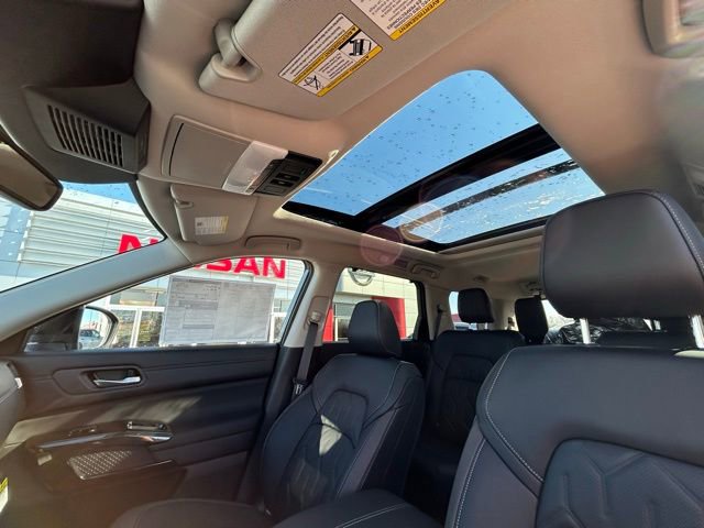 New 2026 Nissan Pathfinder Platinum image 33